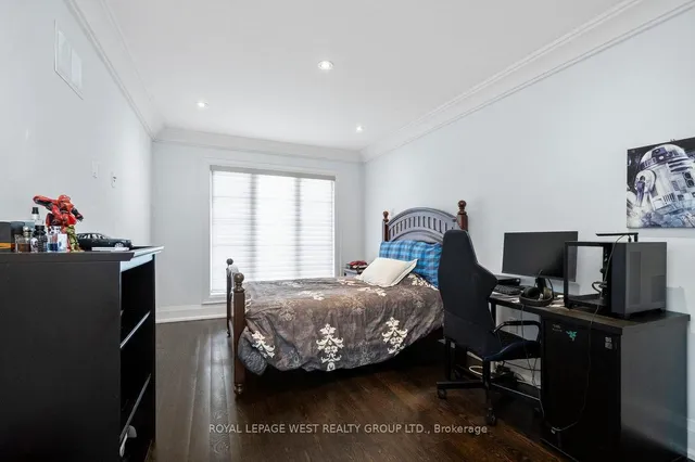 Additional image 42 of 218 Cameron Ave