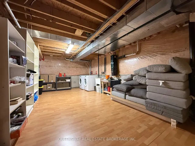 Additional image 42 of 82 Roxton Rd