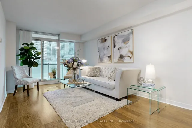 Additional image 2 of 33 Bay St Unit 813