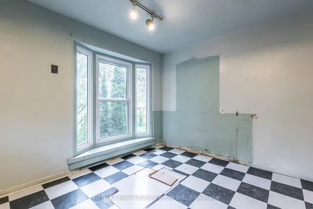 Additional image 4 of 476 Westheights Dr