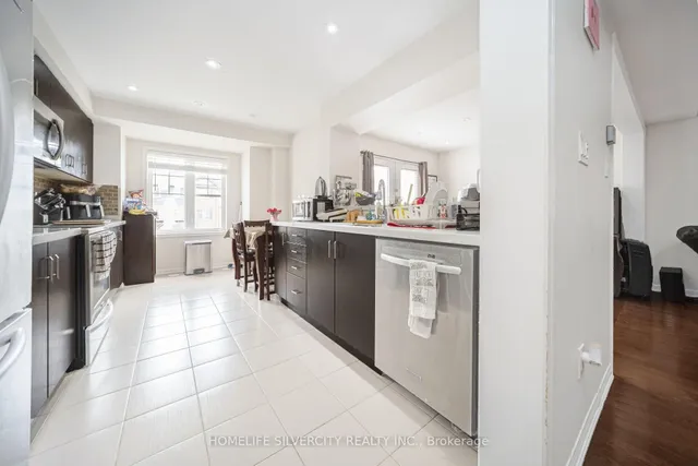 Additional image 17 of 127 Bleasdale Ave