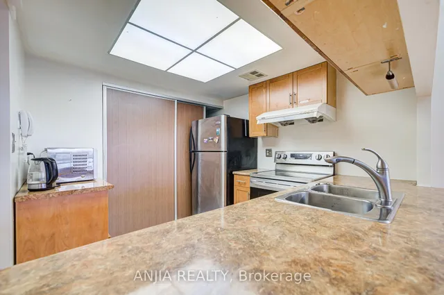 Additional image 16 of 225 Bamburgh Circ Unit 512