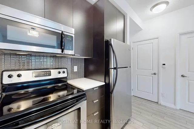 Additional image 17 of 35 Hayden St Unit 1216