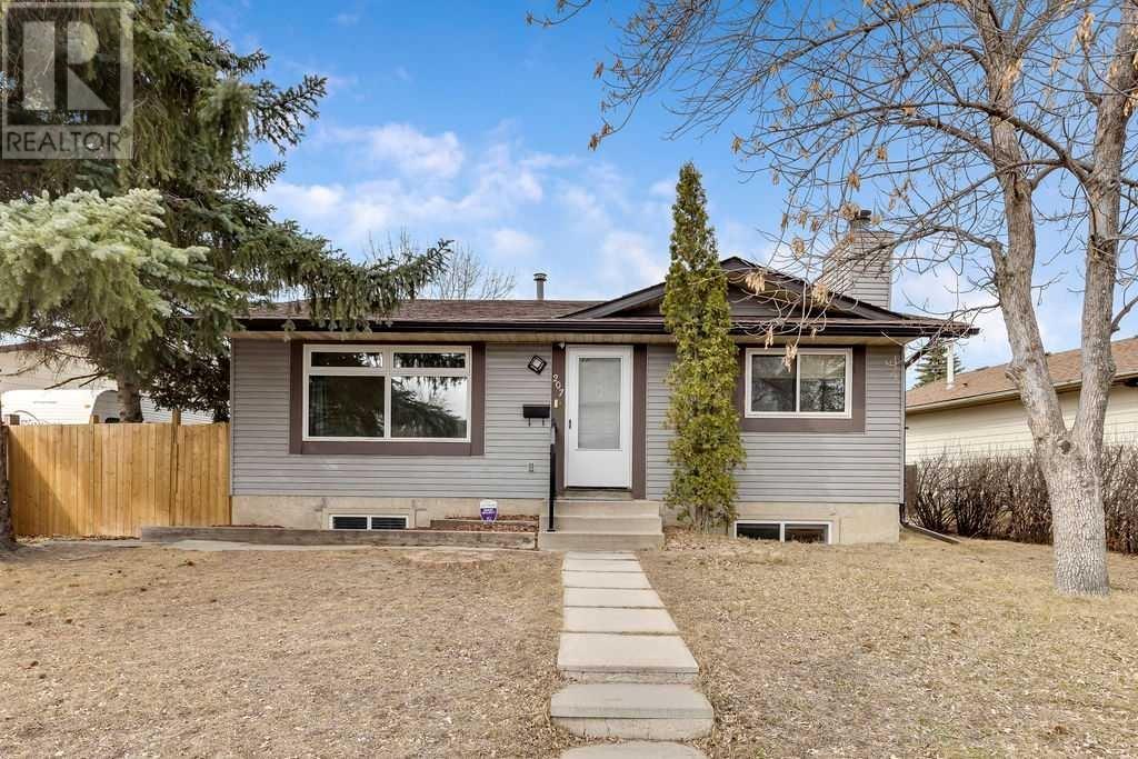 207 Fallswater Road NE|Calgary, Alberta T3J1B2