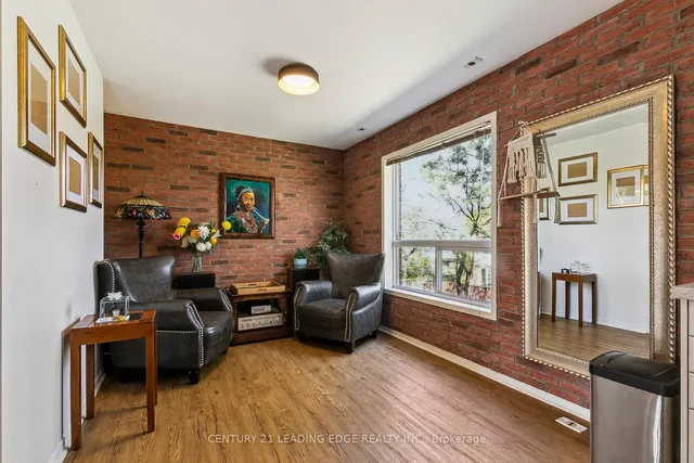 Additional image 13 of 83 Mondeo Dr Unit 201