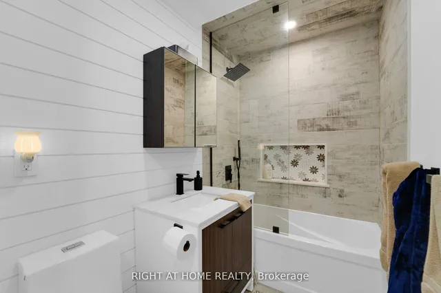 Additional image 25 of 54 Primula Cres