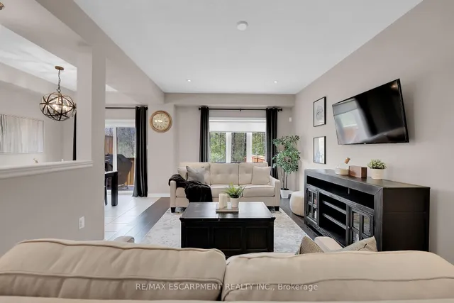 Additional image 6 of 137 Kinsman Dr