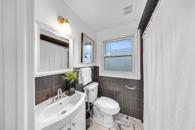 Additional image 15 of 962 Midland Ave