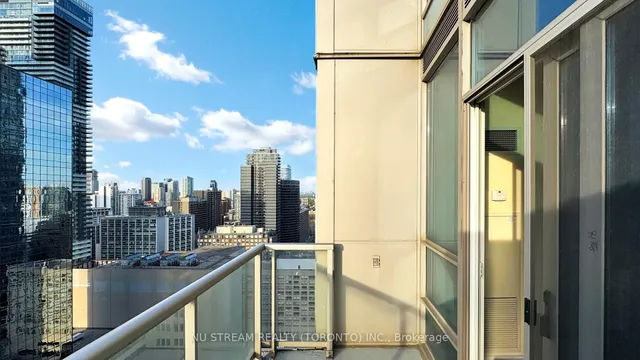 Additional image 32 of 761 Bay St Unit 3101