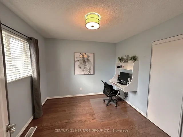 Additional image 9 of 1 Tower Gate Unit 11