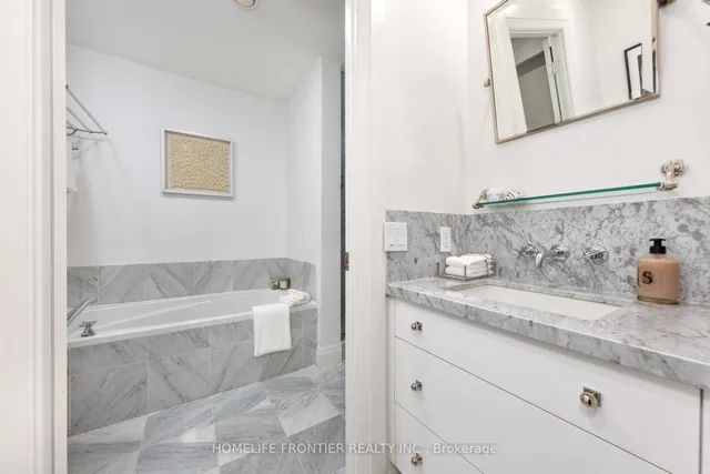 Additional image 14 of 20 Scrivener Sq Unit 905