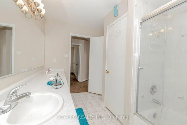 Additional image 38 of 382 Harrowsmith Dr