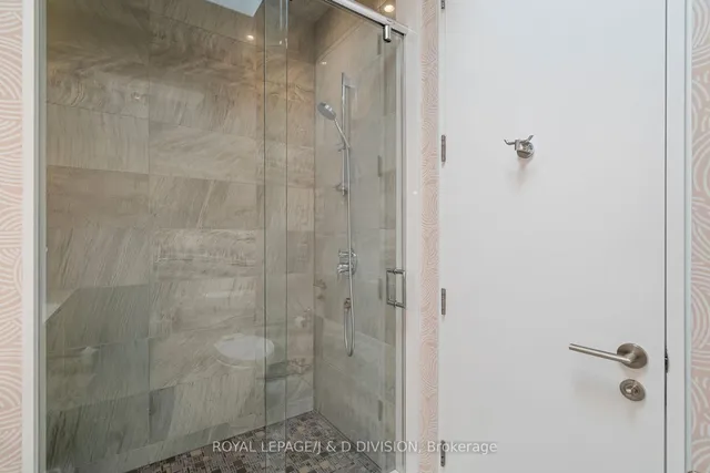 Additional image 30 of 64 Bannockburn Ave