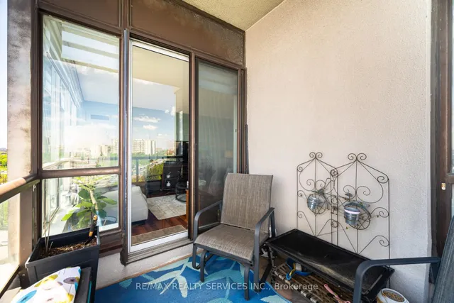 Additional image 38 of 12 Laurelcrest St Unit 1213