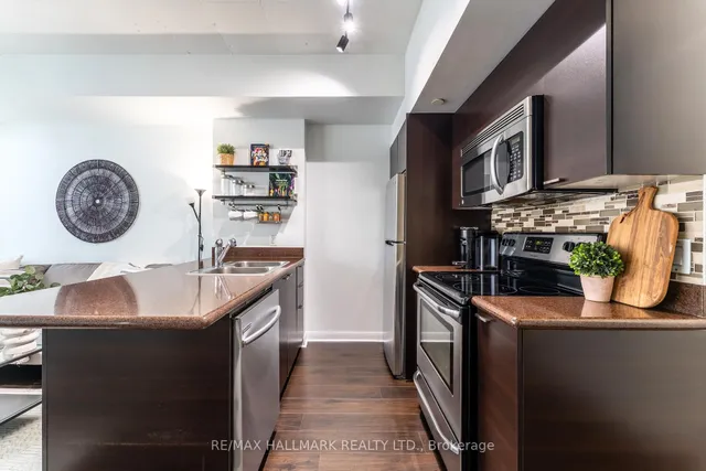 Additional image 13 of 375 King St Unit 1406