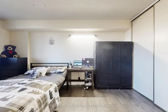 Additional image 16 of 160 Alton Towers Circ Unit 209