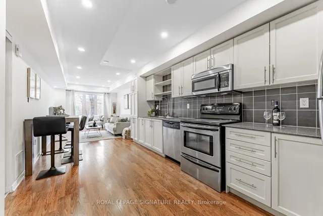 Additional image 13 of 817 Dundas St Unit 5