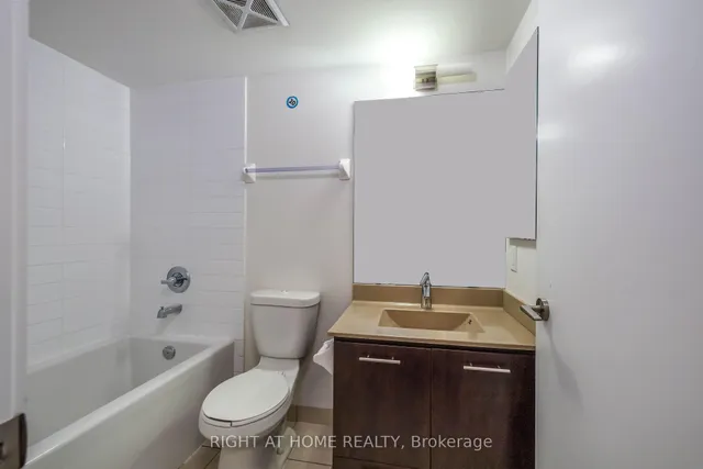 Additional image 25 of 125 Village Green Sq Unit 3703