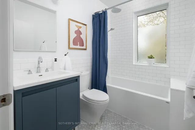 Additional image 32 of 68 Herbert Ave