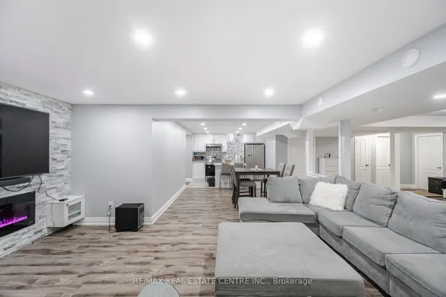 Additional image 34 of 7 Prince Edward Blvd