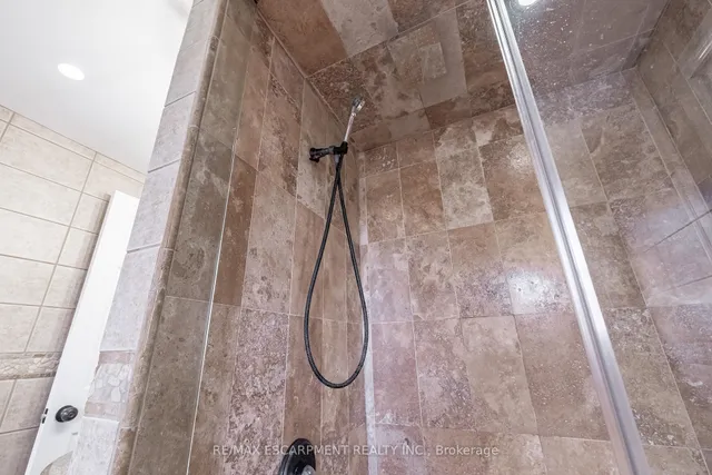 Additional image 25 of 680 Rexford Dr