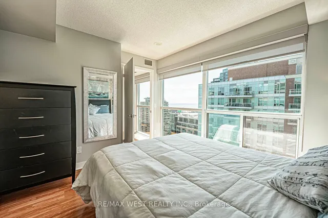 Additional image 16 of 80 Western Battery Rd Unit 2311