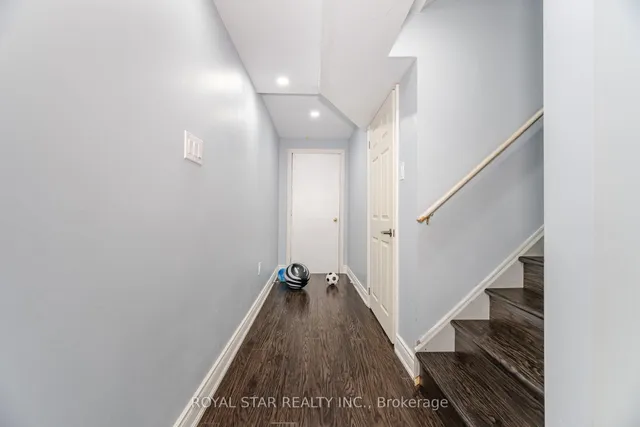 Additional image 38 of 21 Baylawn Circ