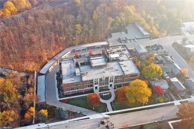 Additional image 36 of 397 King St Unit 108