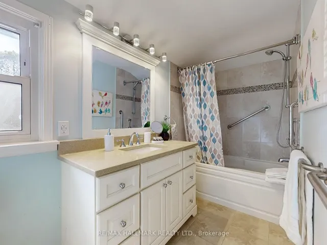 Additional image 30 of 41 Redcastle Cres