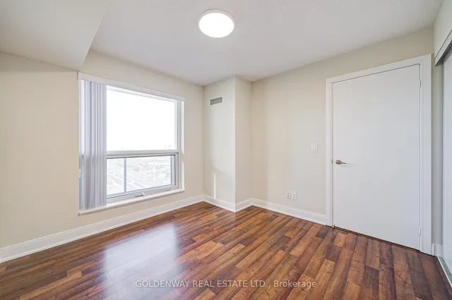 Additional image 23 of 125 Village Green Sq Unit 3701