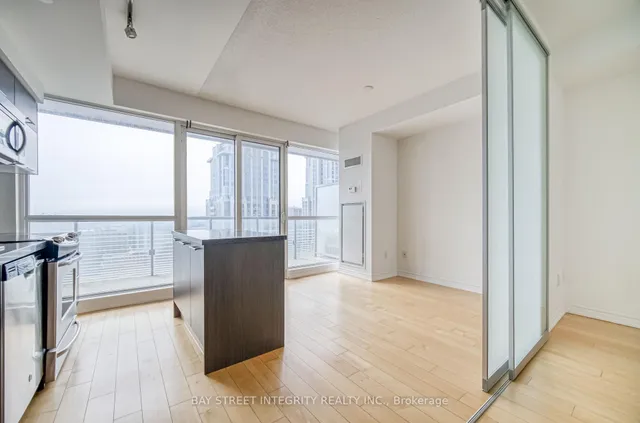 Additional image 4 of 386 Yonge St Unit 3414