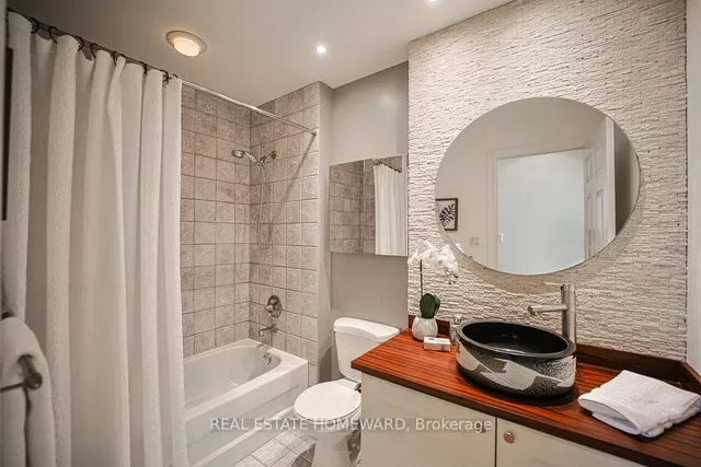 Additional image 16 of 1 Leaside Park Dr Unit 209