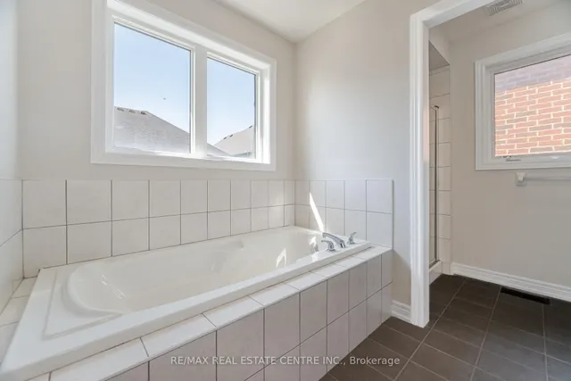 Additional image 35 of 18 Eltesoro St