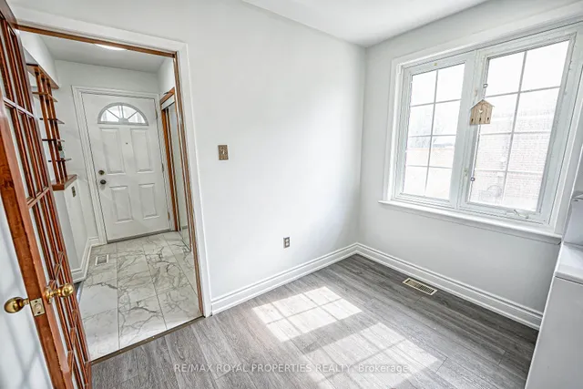 Additional image 16 of 14 Shoreview Dr