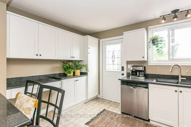 Additional image 18 of 235 Fergus Ave