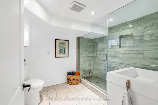 Additional image 44 of 665 Euclid Ave