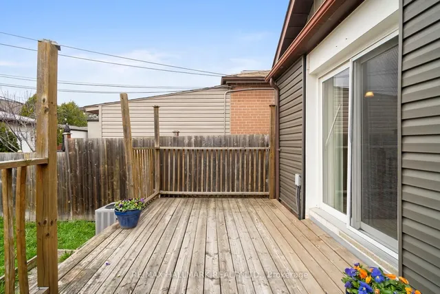 Additional image 23 of 72 Gray Ave