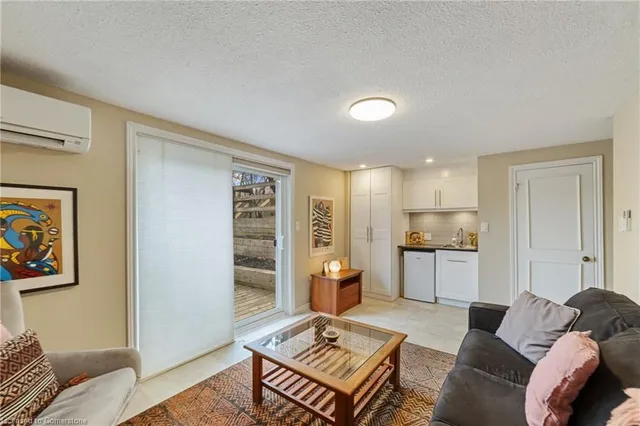 Additional image 7 of 1967 Main St Unit 6