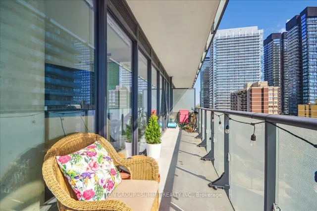 Additional image 33 of 161 Roehampton Ave Unit 1010