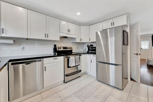 Additional image 15 of 65 Connaught Ave