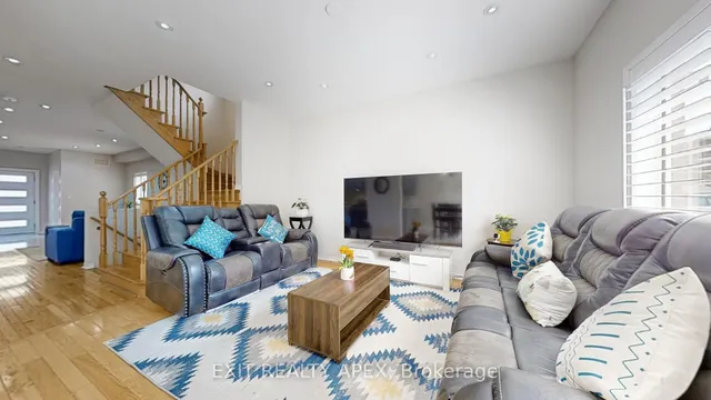 Additional image 8 of 77 Commodore Dr