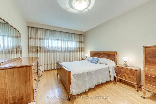 Additional image 16 of 6899 Darcel Ave