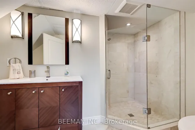 Additional image 25 of 26 Farrington Dr