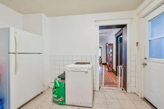 Additional image 18 of 1597 King St