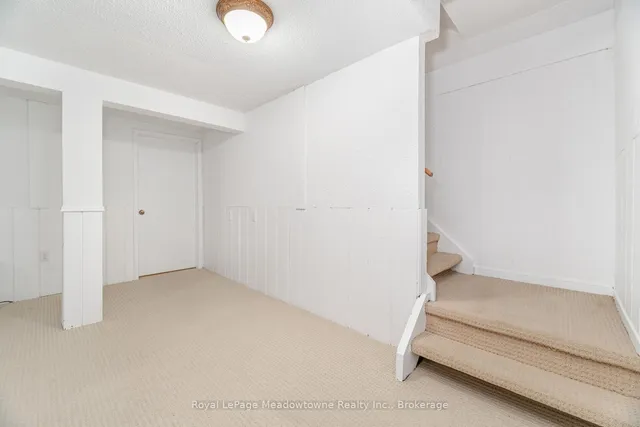 Additional image 33 of 204 Bousfield Cres