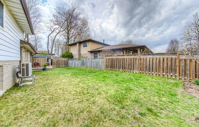 Additional image 40 of 111 Martinglen Cres