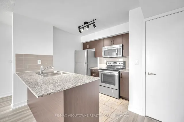 Additional image 8 of 1410 Dupont St Unit 1105