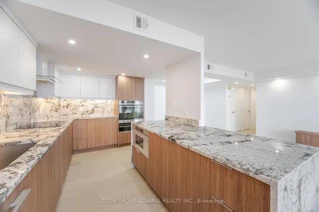 Additional image 4 of 900 Yonge St Unit 902