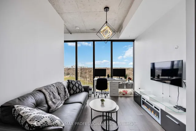 Additional image 6 of 7 Smith Cres Unit 803