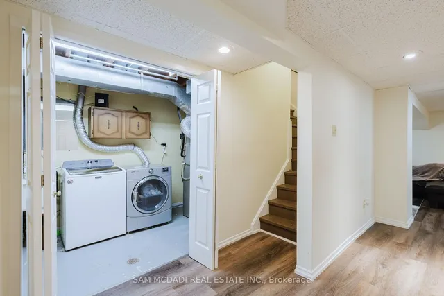 Additional image 22 of 522 Roseheath Dr